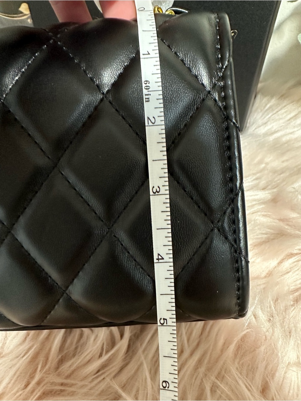 GWP quilted crossbody bag - Picture 5 of 9